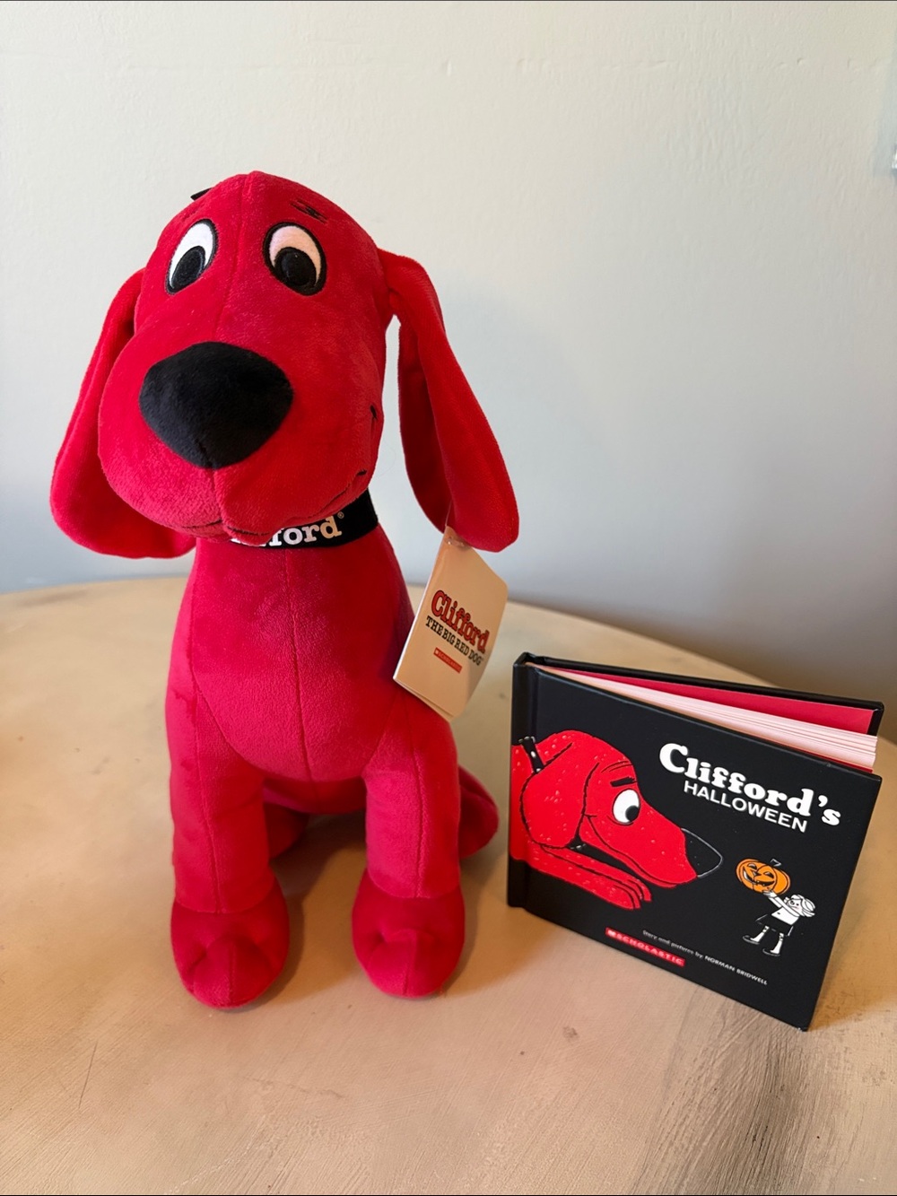 Clifford the Big Red Dog Plush Toy And Clifford Book EUC